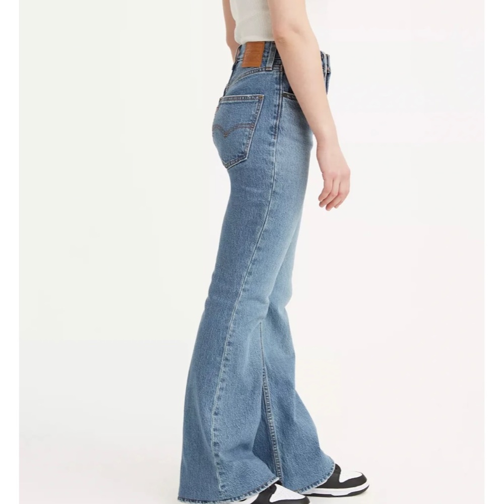 Levi’s Premium 70'S HIGH RISE FLARE WOMEN'S JEANS - Picture 2 of 9